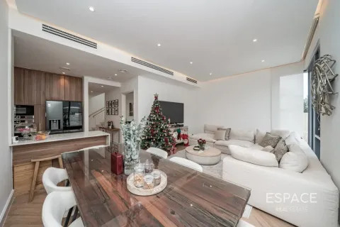 Villa à Dubai Hills Estate, Dubai, 4 chambres, 230 m², № 122973