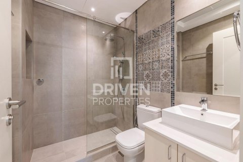 Apartment in Al Satwa, Dubai 2 bedrooms, 112.51 sq.m. № 136618 - photo 11