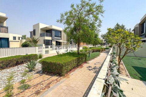 Снять в аренду виллу в Maple at Dubai Hills Estate, Дубай Хилс Эстейт, Дубай: 4 спальни, 288м², № 44882 - фото 2