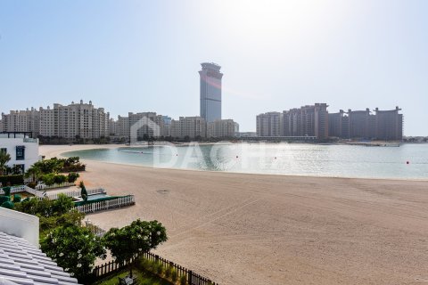 Villa in Palma Residences, Palm Jumeirah, Dubai 5 bedrooms, 310 sq.m. № 115716 - photo 22