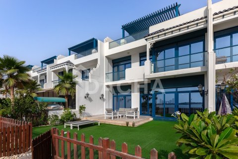 Villa in Palma Residences, Palm Jumeirah, Dubai 5 bedrooms, 310 sq.m. № 115716 - photo 26