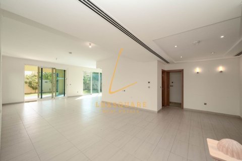 Villa in Jumeirah Park, Dubai 4 bedrooms, 511 sq.m. № 115244
