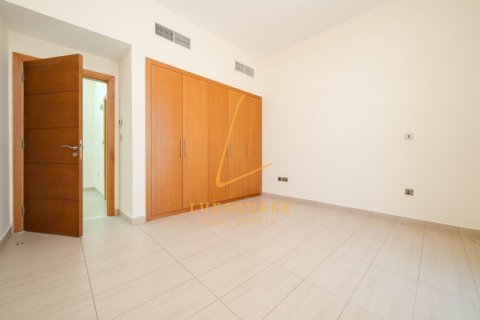 Villa en Jumeirah Park, Dubai, 4 dormitorios, 511 m², № 115244 - foto 11