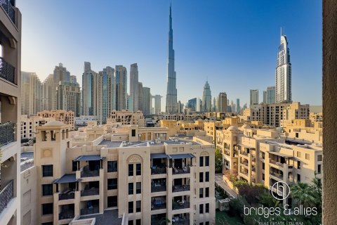 Appartement à Old Town, Dubai, 2 chambres, 113 m², № 111857