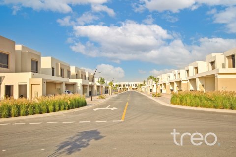 Villa in Zahra Townhouses, Town Square, Dubai 3 bedrooms, 195 sq.m. № 139958