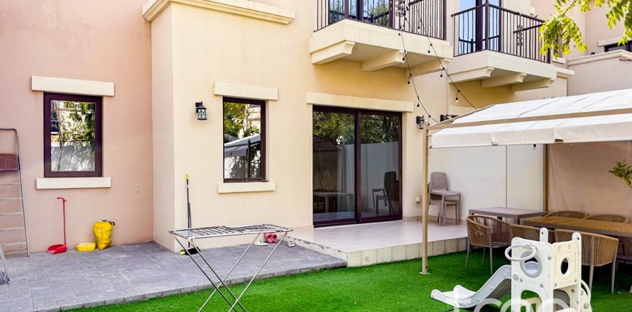 Villa in Reem, Dubai 3 bedrooms, 200.3 sq.m. № 139955