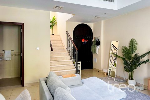 Villa in Reem, Dubai 3 bedrooms, 200.3 sq.m. № 139955 - photo 3