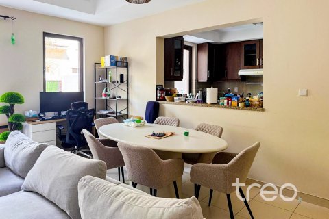 Villa in Reem, Dubai 3 bedrooms, 200.3 sq.m. № 139955 - photo 6