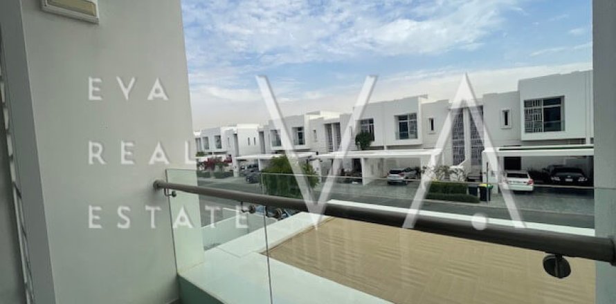 Таунхаус в Дубае, 3 спальни, 263.99м², № 52628