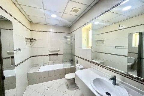 Villa in Al Barsha, Dubai 6 bedrooms, 1393.5 sq.m. № 52619 - photo 23