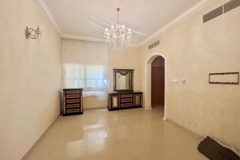 Villa in Al Barsha, Dubai 6 bedrooms, 1393.5 sq.m. № 52619 - photo 17