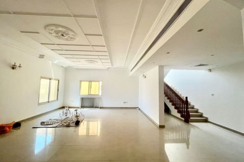 Villa in Al Barsha, Dubai 6 bedrooms, 1393.5 sq.m. № 52619 - photo 7