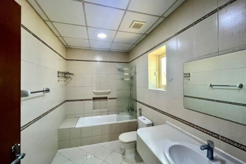 Villa in Al Barsha, Dubai 6 bedrooms, 1393.5 sq.m. № 52619 - photo 22