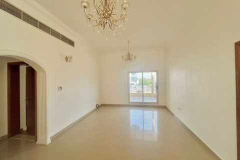 Villa in Al Barsha, Dubai 6 bedrooms, 1393.5 sq.m. № 52619 - photo 16