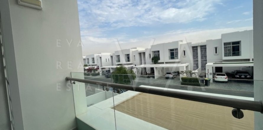 Maison de ville à Dubai, 3 chambres, 270.55 m², № 52626