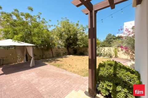 Villa in Dubai 5 bedrooms, 658.6 sq.m. № 112926 - photo 11