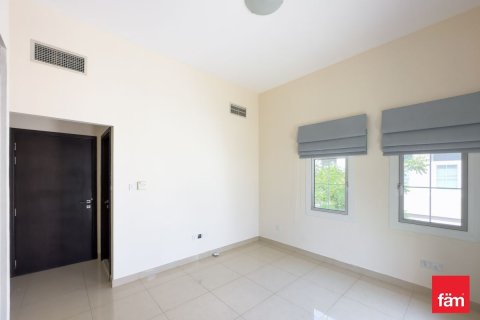 Villa in Dubai 5 bedrooms, 658.6 sq.m. № 112926 - photo 16