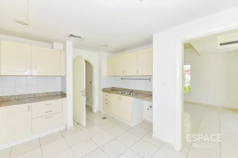 Villa à Springs 15, The Springs, Dubai, 3 chambres, 204 m², № 122603 - photo 2