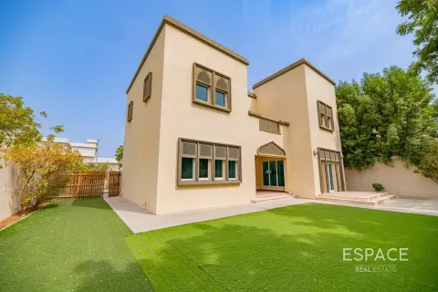 Вилла в Regional, Jumeirah Park, Дубай, 3 спальни, 285м², № 122604