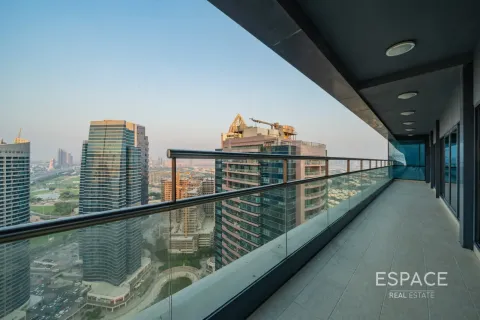 Apartment in Jumeirah Lake Towers, Dubai 5 bedrooms, 573 sq.m. № 122455