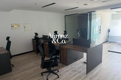 Снять в аренду офис в Джумейра Лейк Тауэрс, Дубай: 86м², № 125064 - фото 2