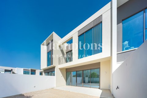 Снять в аренду таунхаус в Al Manara, Jumeirah Village Triangle, Дубай: 3 спальни, 189.98663500м², № 139186 - фото 2