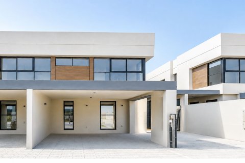 Adosado en Dubai Land, Dubai, 3 dormitorios, 283.91 m², № 142238