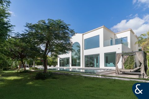 Villa en Jumeirah Islands, Dubai, 5 dormitorios, 576 m², № 98624