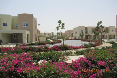 Adosado en Villanova, Dubai Land, Dubai, 4 dormitorios, 205.59 m², № 1157