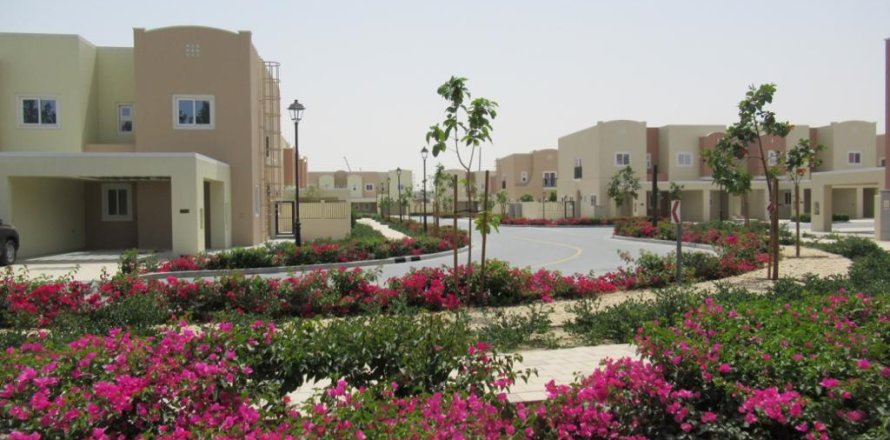 Adosado en Villanova, Dubai Land, Dubai, 4 dormitorios, 205.59 m², № 1157