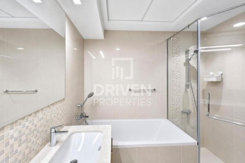 Снять в аренду квартиру в Bellevue Towers, Даунтаун Дубай (Даунтаун Бурдж Дубай), Дубай: 2 спальни, 120.4м², № 134186 - фото 11