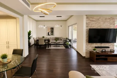 Villa in The Springs, Dubai 3 bedrooms, 289 sq.m. № 122890 - photo 3
