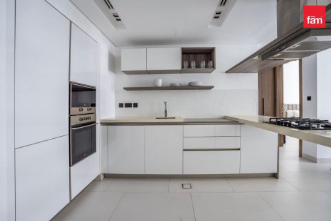 Apartment in Palm Jumeirah, Dubai 3 bedrooms, 202.5 sq.m. № 123102 - photo 9