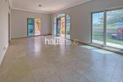 Вилла в Dubai Sports City, Дубай, 4 спальни, 665м², № 44958