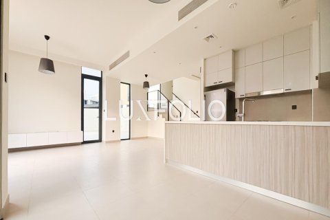 Снять в аренду виллу в Дубай Хилс Эстейт, Дубай: 3 спальни, 296м², № 46281 - фото 2
