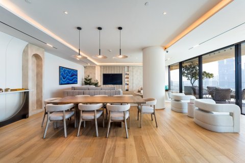 Apartment in Dubai 4 bedrooms, 538 sq.m. № 123821 - photo 10