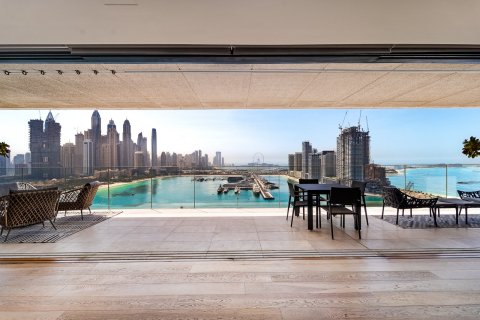 Apartment in Dubai 4 bedrooms, 538 sq.m. № 123821 - photo 2