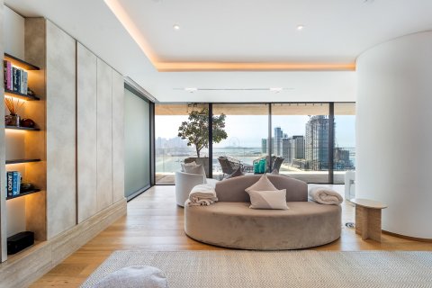 Apartment in Dubai 4 bedrooms, 538 sq.m. № 123821 - photo 8