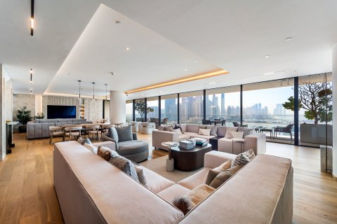 Apartment in Dubai 4 bedrooms, 538 sq.m. № 123821