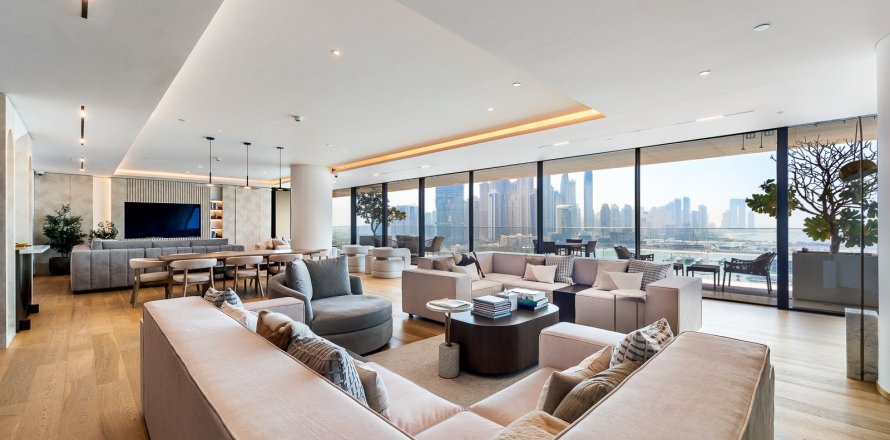 Apartment in Dubai 4 bedrooms, 538 sq.m. № 123821