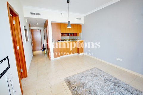 Снять в аренду квартиру в The Views 1, The Views, Дубай: 1 спальня, 79.24625900м², № 125078 - фото 4