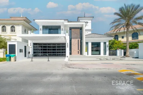 Villa in Palm Jumeirah, Dubai 4 bedrooms, 483 sq.m. № 122545