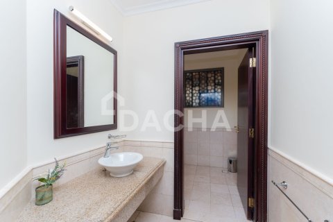 Villa en Garden Homes, Palm Jumeirah, Dubai, 5 dormitorios, 465 m², № 133254 - foto 23