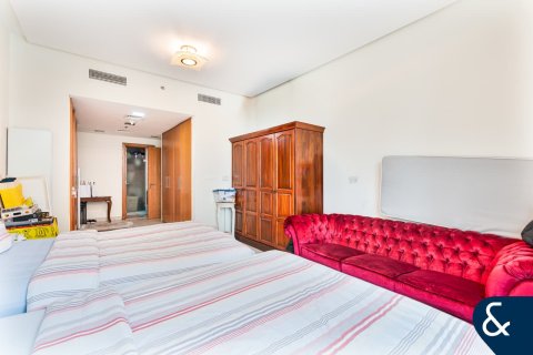 Apartment in Jumeirah Lake Towers, Dubai 2 bedrooms, 189 sq.m. № 74864 - photo 12