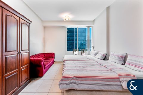 Apartment in Jumeirah Lake Towers, Dubai 2 bedrooms, 189 sq.m. № 74864 - photo 11