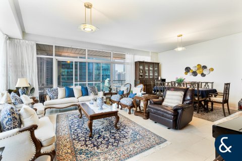 Apartment in Jumeirah Lake Towers, Dubai 2 bedrooms, 189 sq.m. № 74864 - photo 3