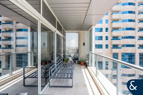 Apartment in Jumeirah Lake Towers, Dubai 2 bedrooms, 189 sq.m. № 74864 - photo 10