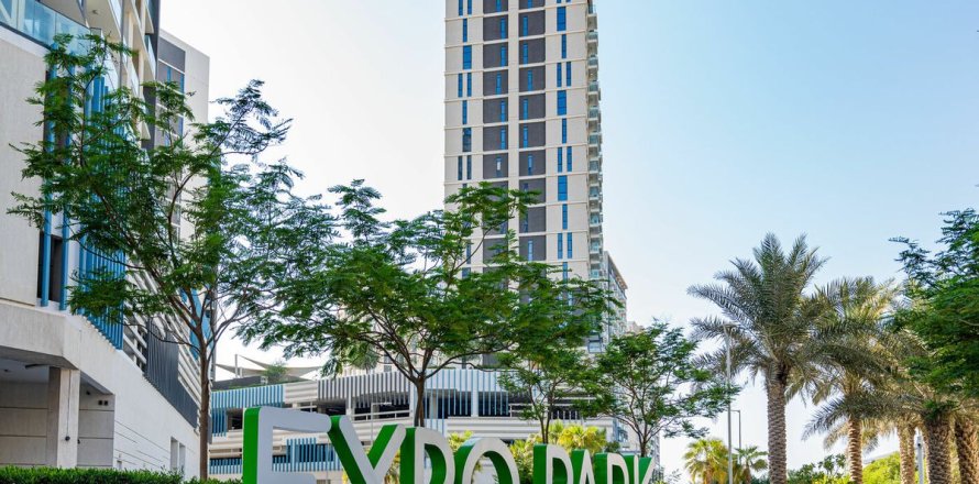 Apartment in Dubai 2 bedrooms, 127.6 sq.m. № 11518