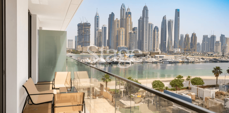 Apartment in EMAAR Beachfront, Dubai Harbour, Dubai 1 bedroom, 79 sq.m. № 56204