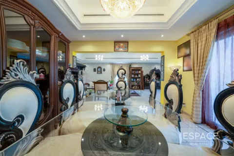 Villa in Green Community West, Green Community, Dubai 4 bedrooms, 390 sq.m. № 122392 - photo 6